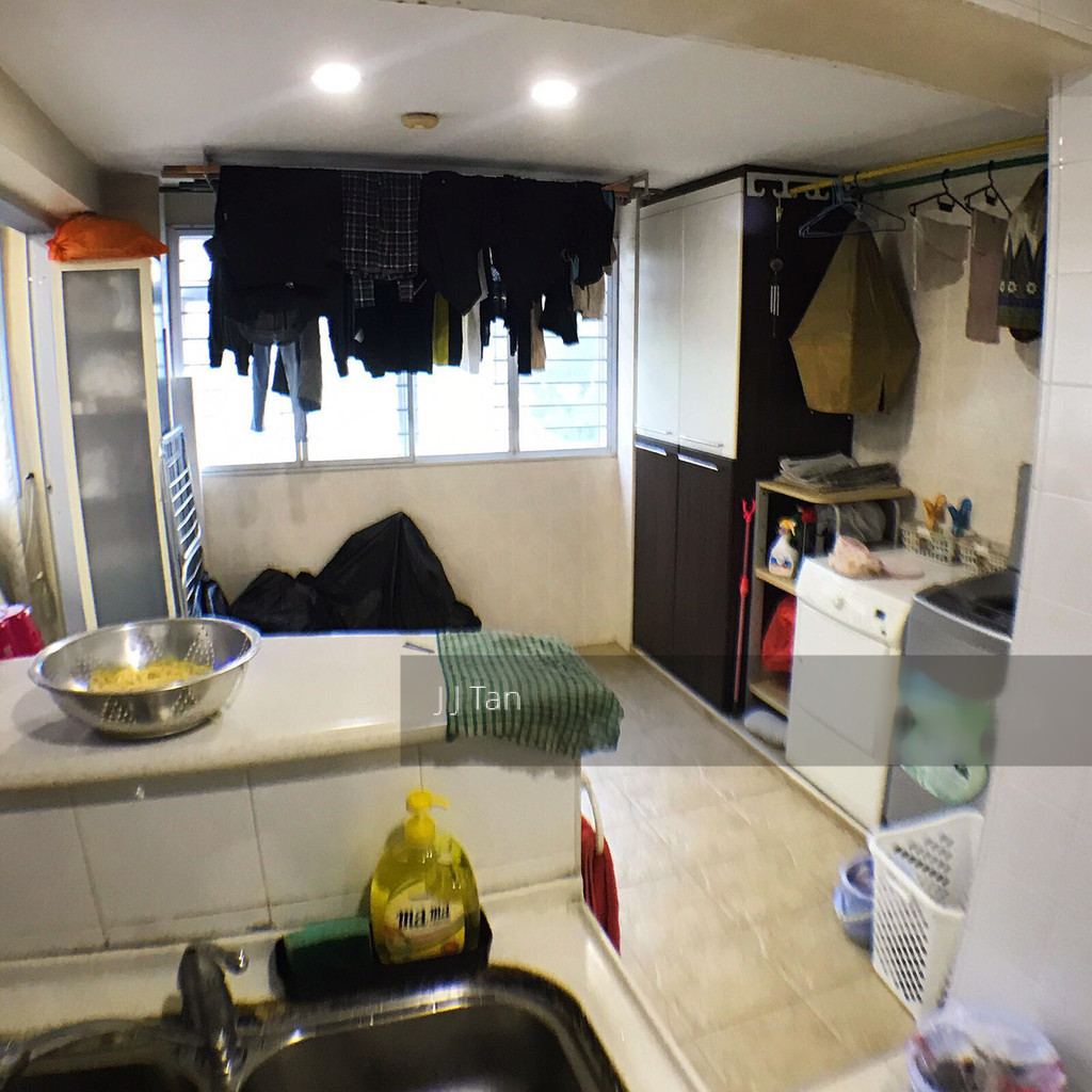 Blk 834 Hougang Central (Hougang), HDB Executive #141489642